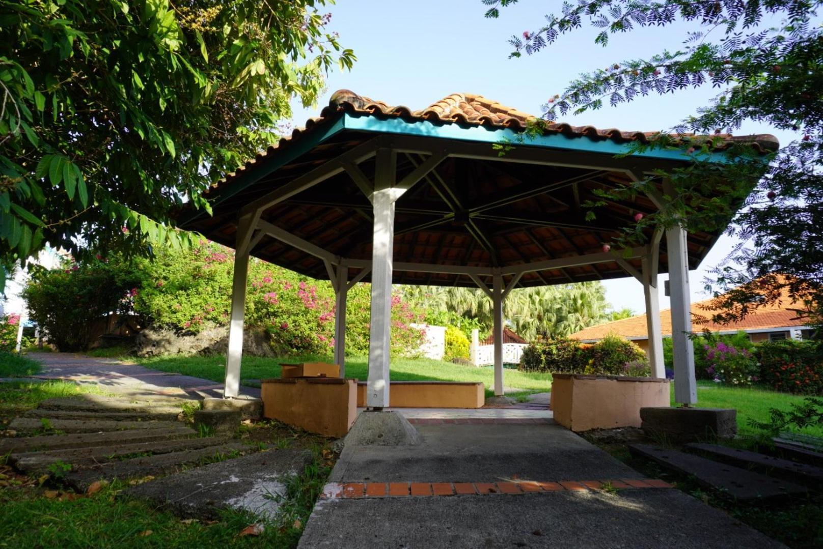 T2 Spacieux, Confort, Piscine & Plage A Sainte-Anne Exterior foto